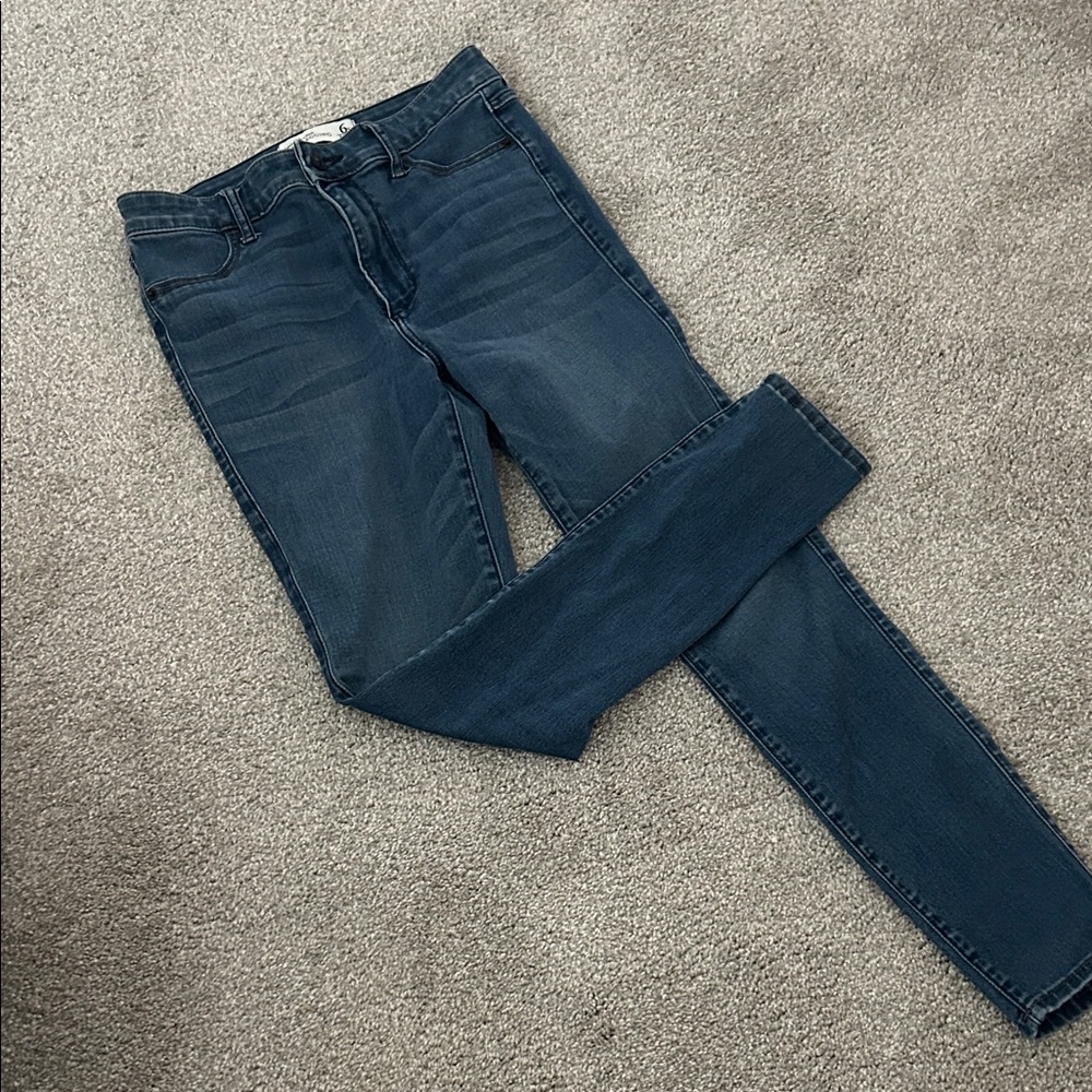 Abercrombie & Fitch Dark Blue Women's Skinny Jeans